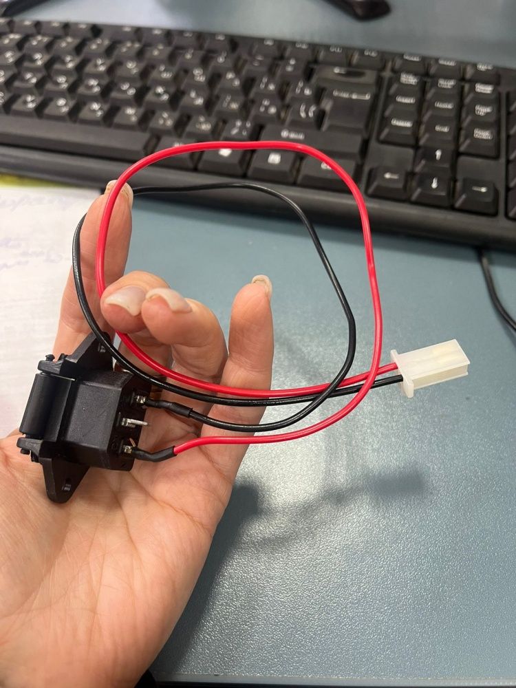 Разъем для зарядки электроскутера 12V