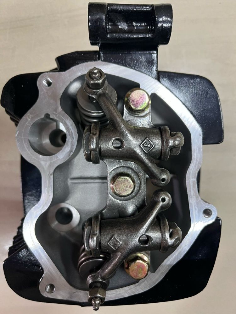 Головка цилиндра в сборе 163/164 СG200/Stels Delta 200 черная (клапана, рокера, распредвал, крышки)