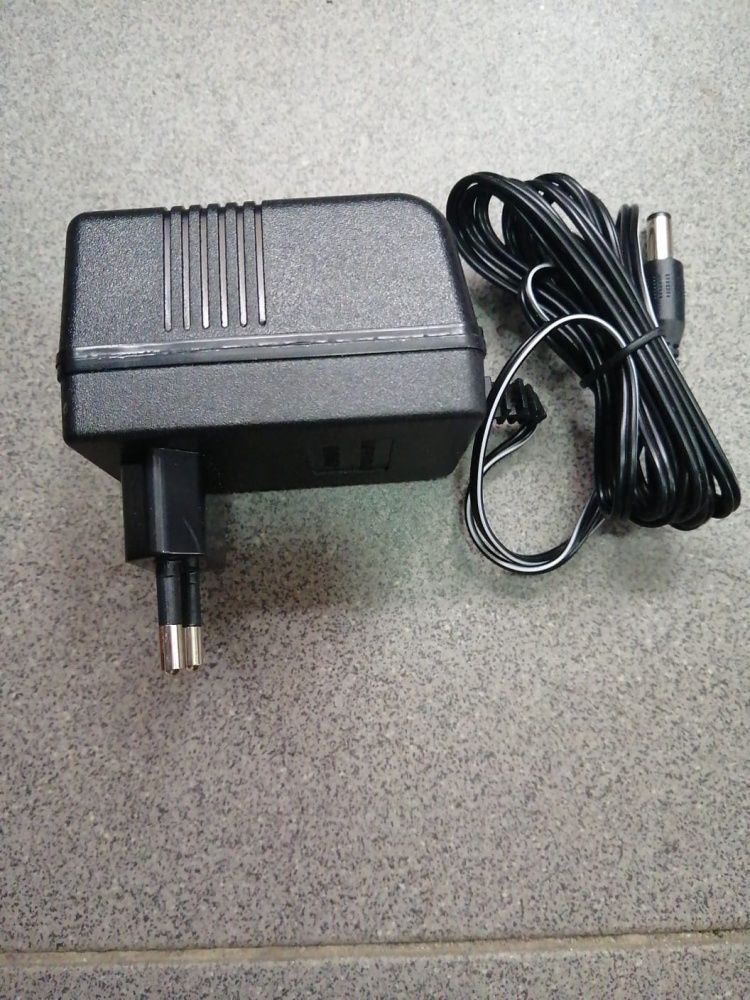 Зарядное уст-во для шуруповерта 12 V