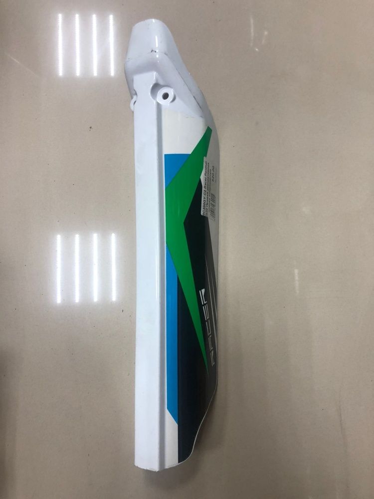 RC200GY-C2 Racer Panther 2030 Правая декоративная планка амортизатора