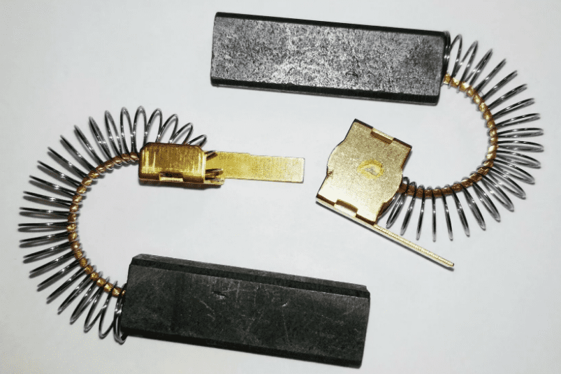 Щетка (№425) к пылесосу 6,5х10х32 защелка ( 2 шт)